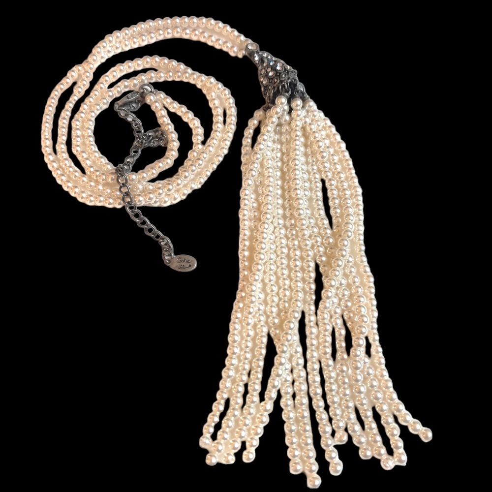 Vintage Cookie Lee Faux Pearl necklace.